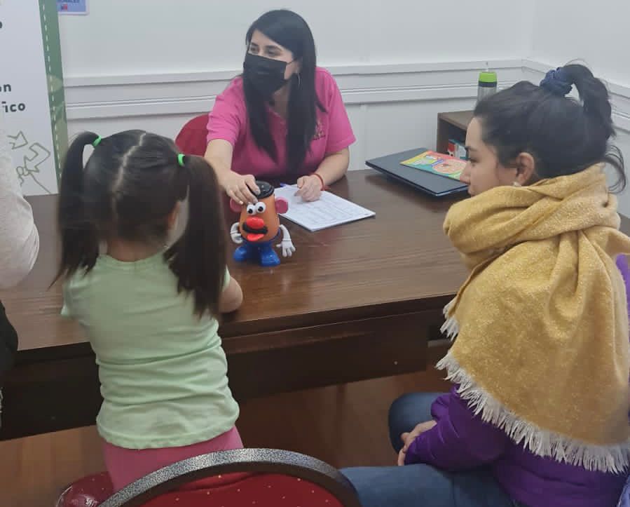 Sindicato de Trabajadores de Enap Magallanes, desarrolló operativo de Fonoaudiología para hijos y nietos de sus socios/as con apoyo de la Escuela de Lenguaje “IERUNTALJ”