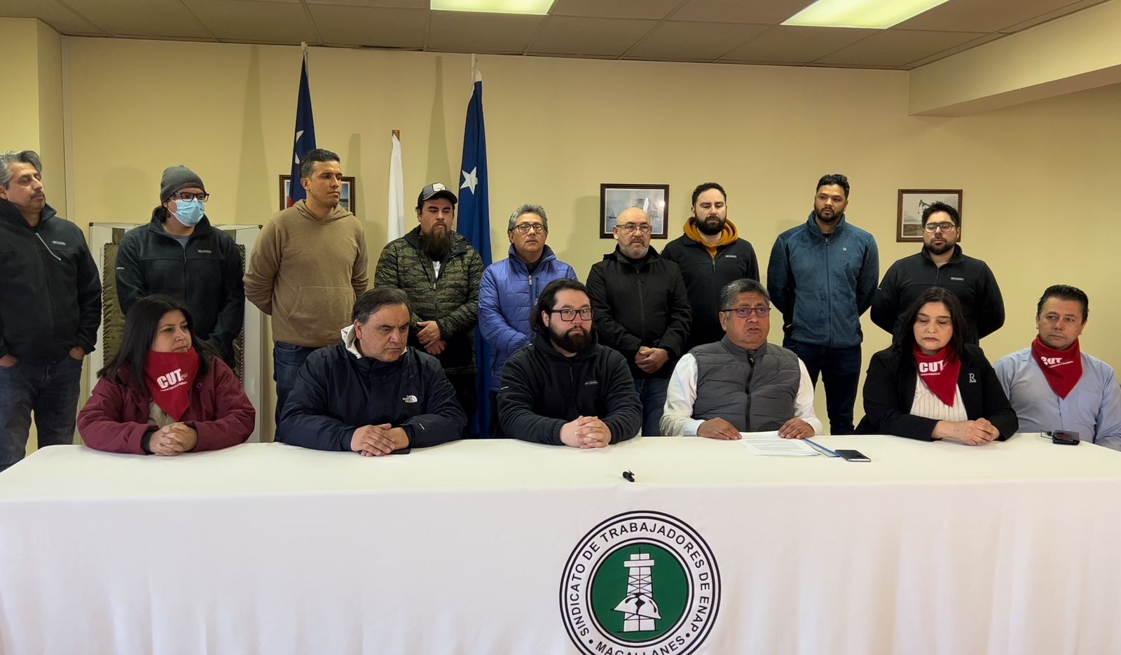 Sindicato de Trabajadores de Enap Magallanes, entregó apoyo a trabajadores en huelga de Halliburton