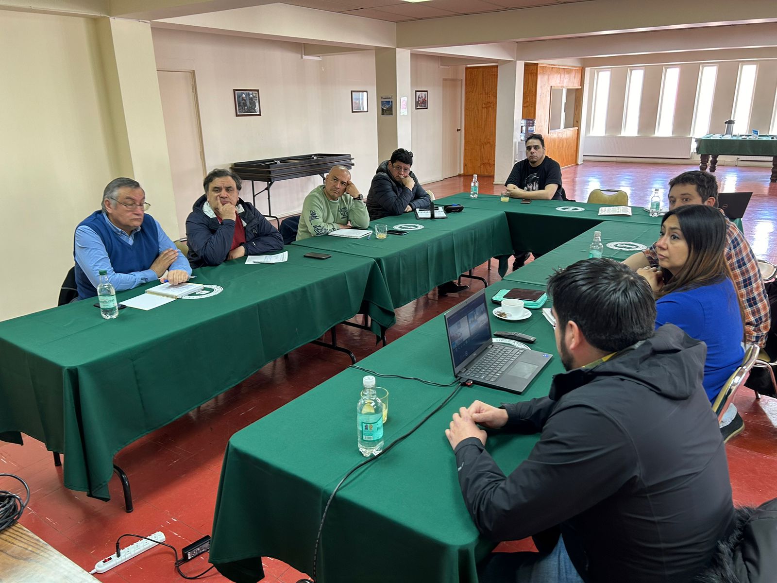 Presentación de la Directiva del Centro de Operaciones de Tierra del Fuego orientada en Operaciones y Producción en Planta de Sombrero y Cullen