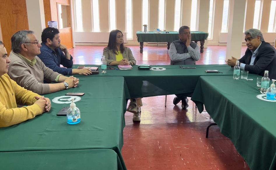 Sindicato de Trabajadores de Enap Magallanes, se reunió con ex candidato presidencial Marco Enrique Ominami, ad portas del plebiscito del 17 de diciembre