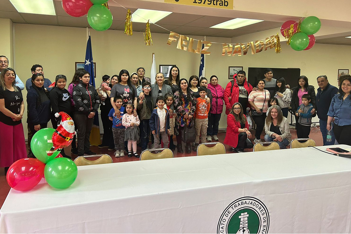 Sindicato de Trabajadores de Enap Magallanes, entregó canastas de alimentos a 12 familias de Punta Arenas