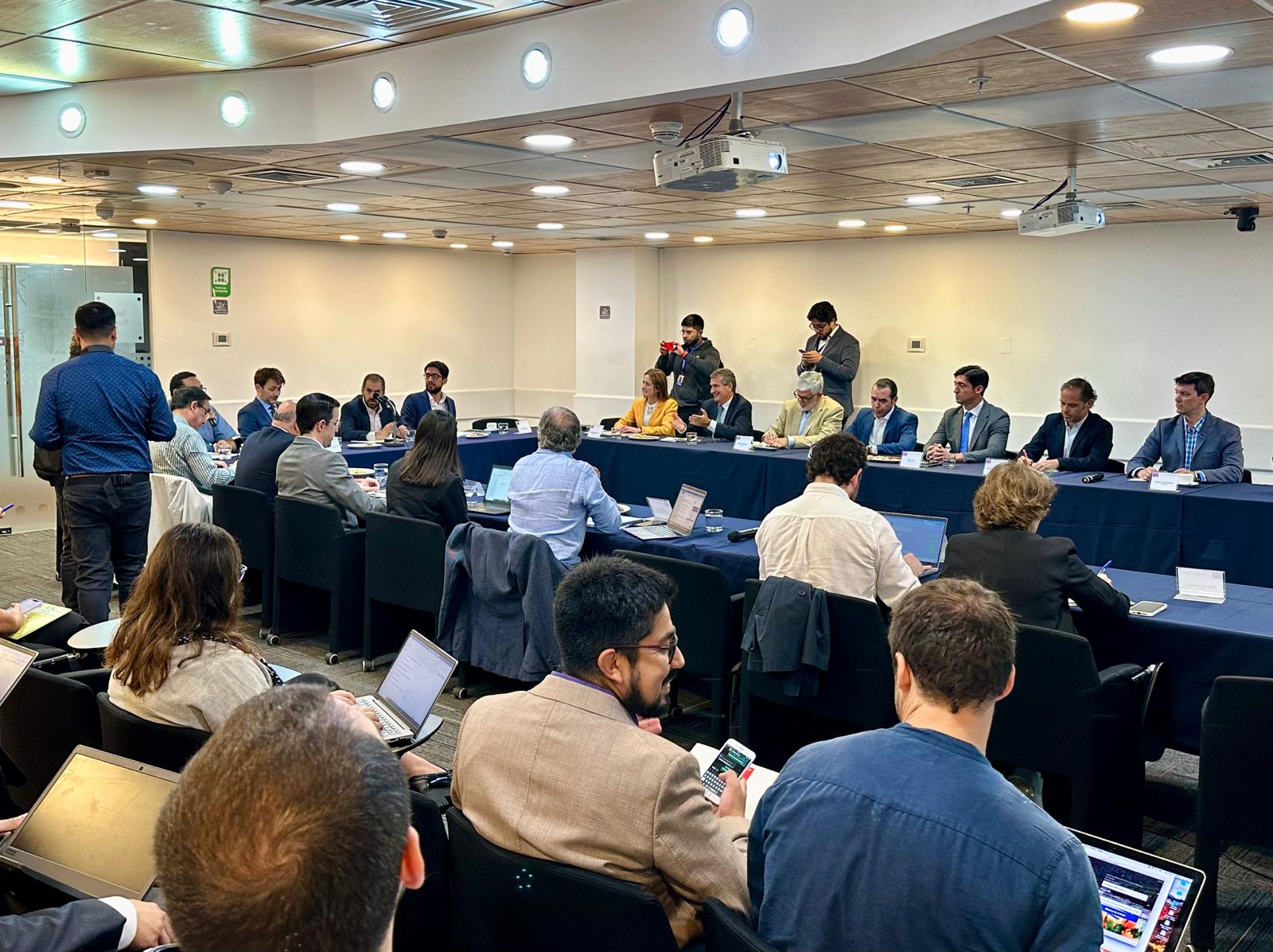 H2V Magallanes y Gobierno de Chile avanzan en la implementación de la industria H2V