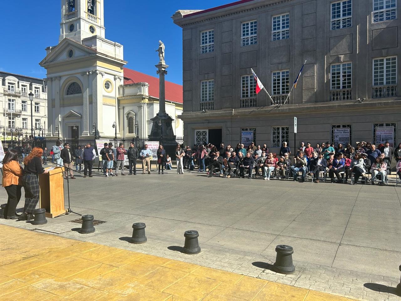 Dirigentes del Sindicato de Trabajadores de Enap Magallanes, asistieron a conmemoración de los 40 años del Puntarenazo.