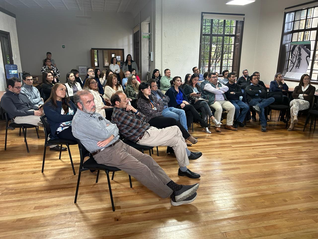 Presidenta del Sindicato de Trabajadores de Enap Magallanes y funcionarias participan en jornada de capacitación sobre la Ley Karin