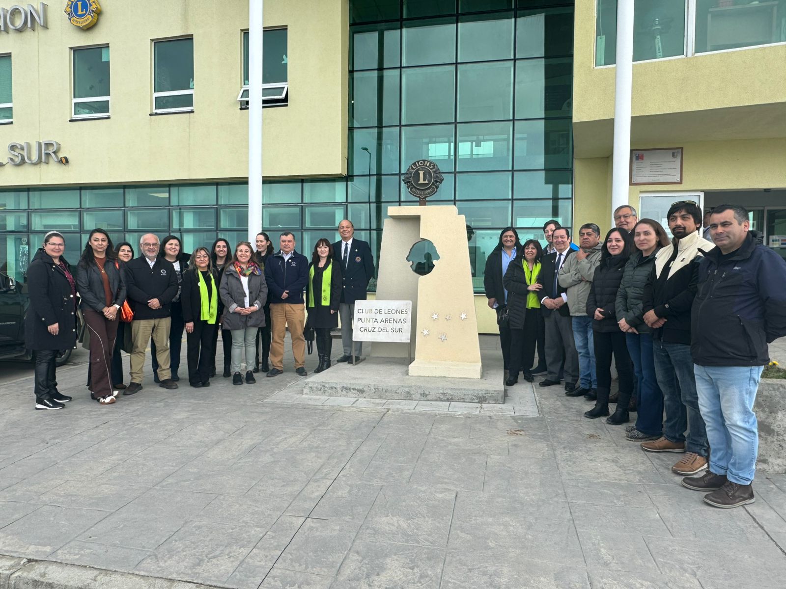 Visita al Centro de Rehabilitación Cruz del Sur: Un Encuentro Solidario en Magallanes